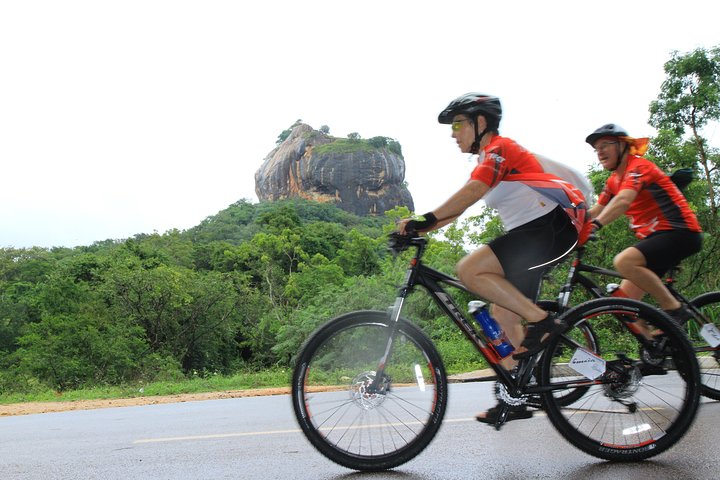 Sigiriya Cycling Tour