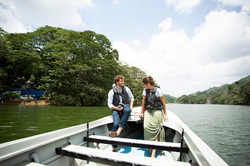 Kandy Lake Boat Tour – photo 3