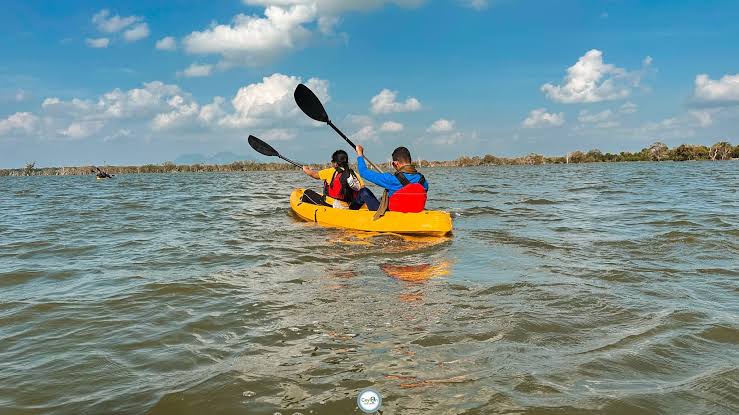 Kayaking Samanalawewa Lake Tour – photo 3